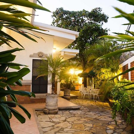 Hotel El Almendro Managua Eksteriør billede
