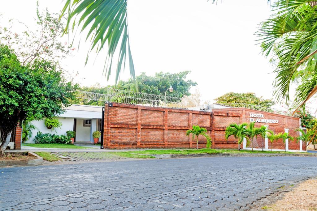 Hotel El Almendro Managua Eksteriør billede