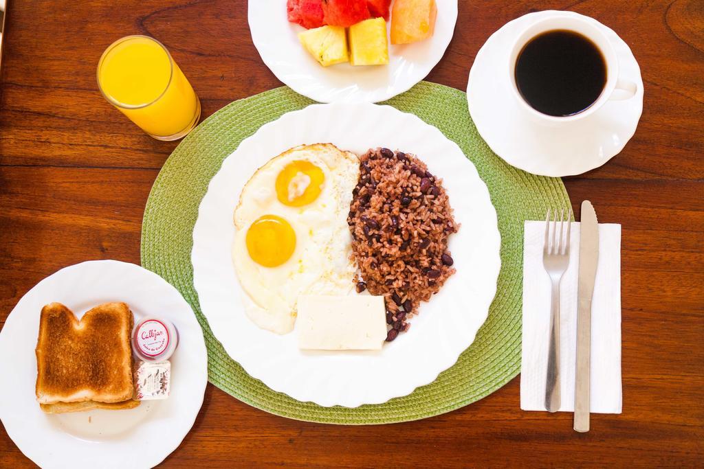 Hotel El Almendro Managua Eksteriør billede