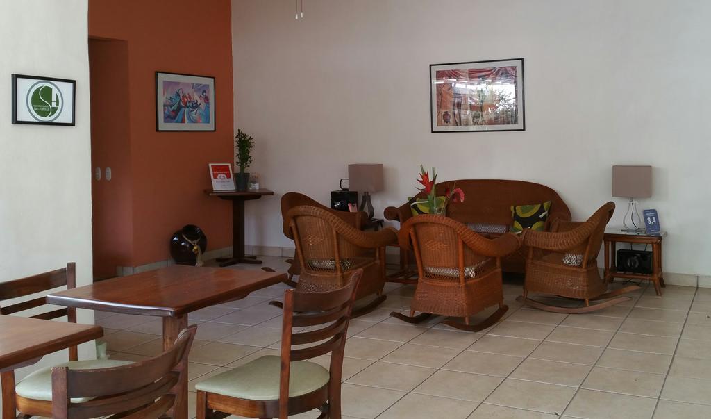 Hotel El Almendro Managua Eksteriør billede