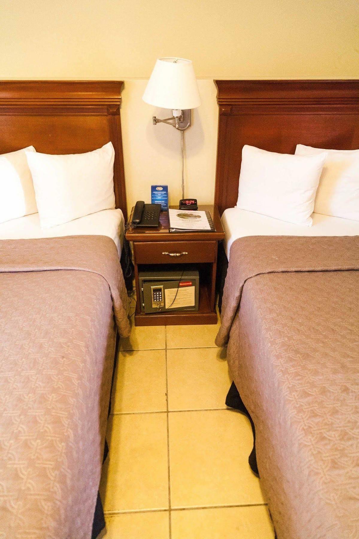 Hotel El Almendro Managua Eksteriør billede