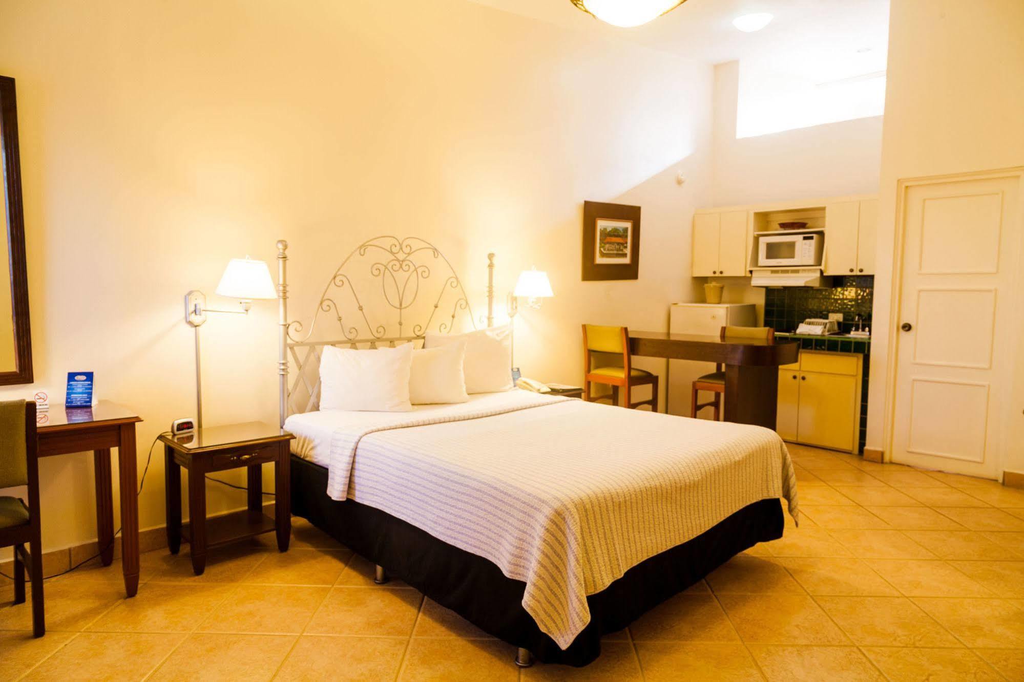 Hotel El Almendro Managua Eksteriør billede